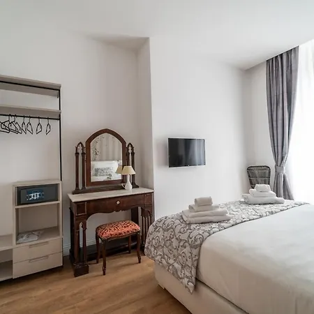 Nuances The Colosseum Apartment Rom