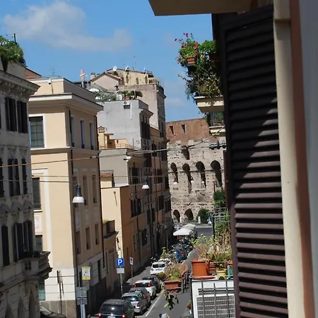 Nuances The Colosseum Apartment *